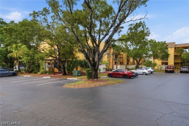 Foto del edificio - 2925 Winkler Ave