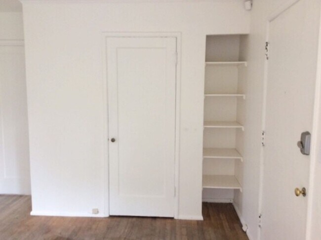 Foto del edificio - Charming 2 BDRM/1 BATH Home in Magnolia! Available Now!