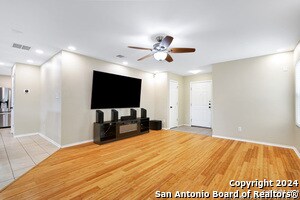 Foto del edificio - 6026 Campstool Rd