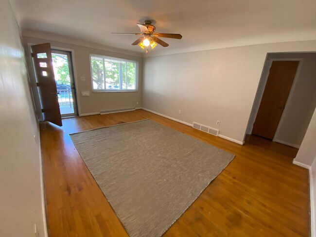 Building Photo - GREEN TWP - Meticulous 3 Bed Brick Ranch 1.5 bath, 1 Car Garage