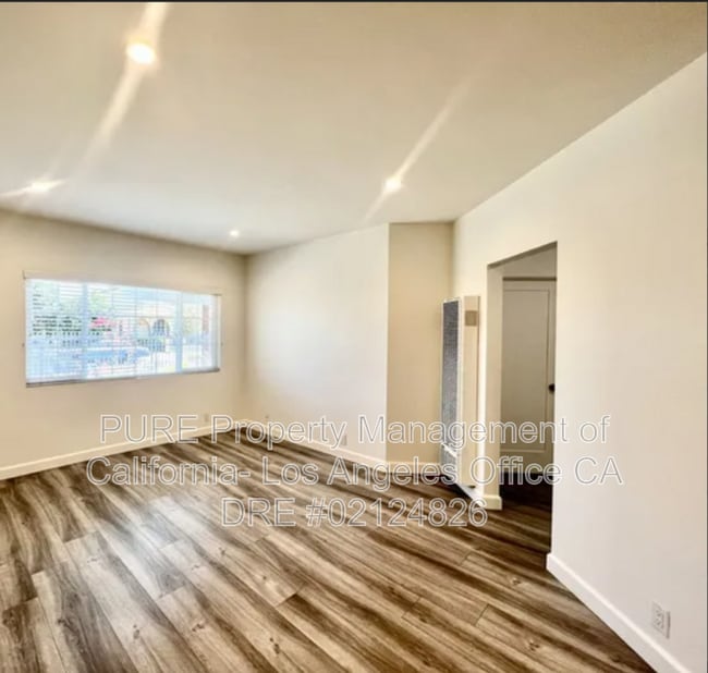 Foto del edificio - 1639 W 205th St