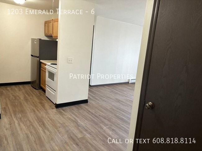 Building Photo - 1203 Emerald Terrace