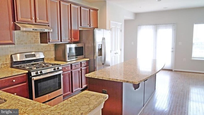Foto del edificio - 7316 Summit Rock Rd
