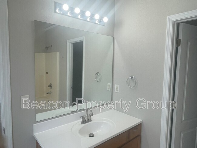 Building Photo - 3980 Cypress Pointe Dr