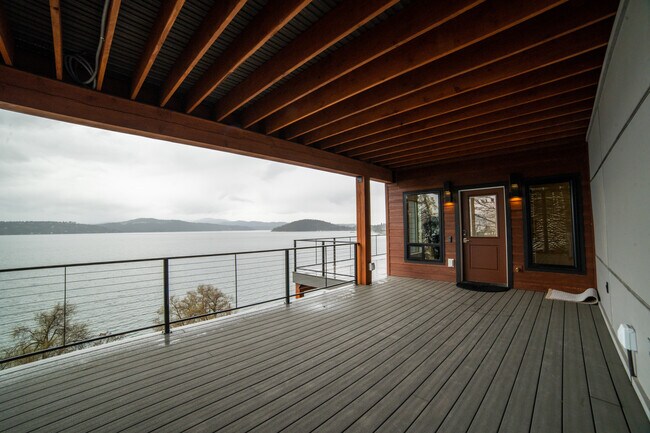 Foto del edificio - 2296 S Silver Beach Rd