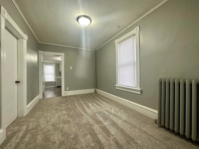 Foto del edificio - Charming 3 Bedroom 1 Bathroom Home in Sain...
