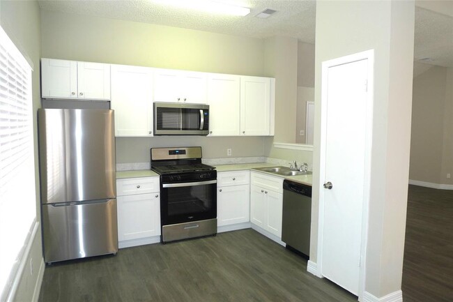 Building Photo - 16602 Espinosa Dr