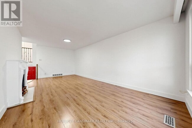 Building Photo - 26 Fenside Dr