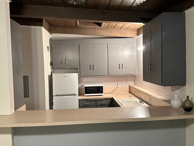 cocina completa - 1011 2nd St