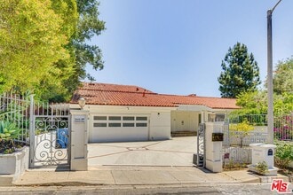 Building Photo - 1410 Stradella Rd
