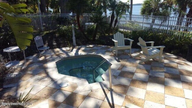 Foto del edificio - 225 S Tropical Trail