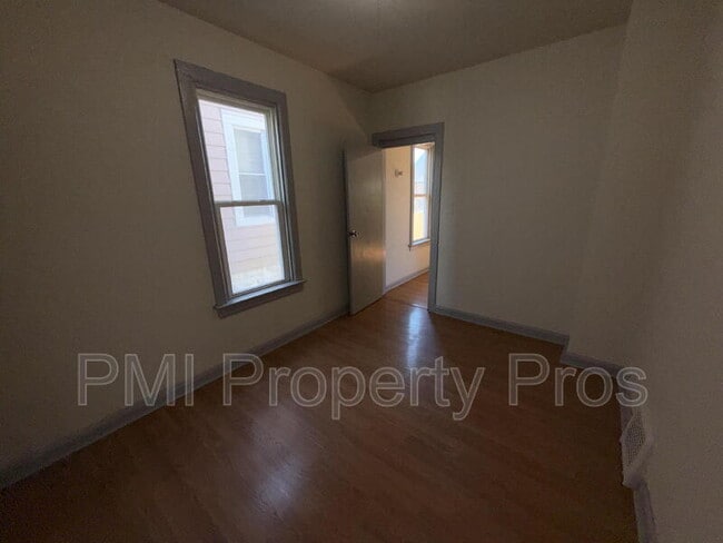 Building Photo - 3057 N Holton St