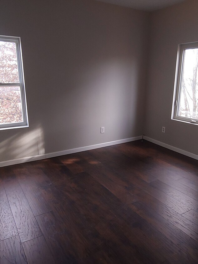 Primary Photo - 1456 W 85th St