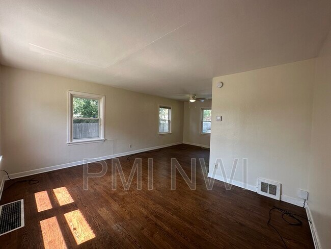 Building Photo - 7234 Columbia Ave