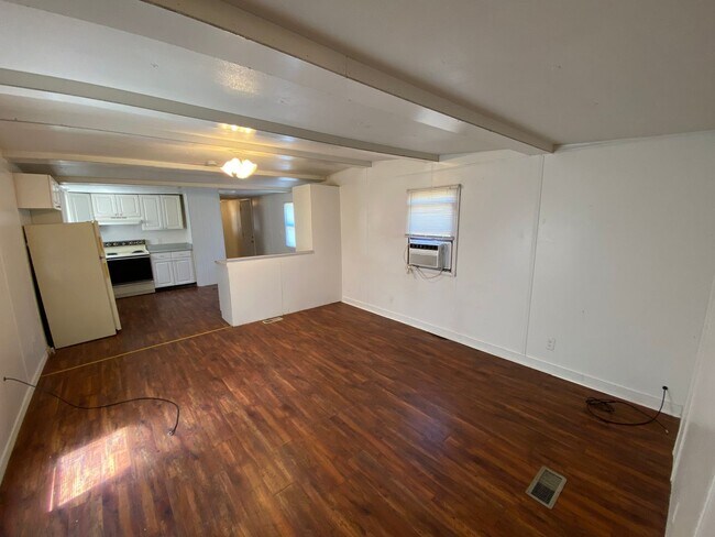 Foto del edificio - 3 Bed, 2 Bath Mobile Home
