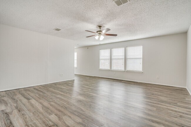 Building Photo - Charming 3-Bedroom Single-Story Home in Wi...