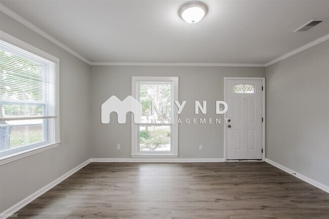 Foto del edificio - 3 br, 1 bath House - 8305 Hemby Wood Dr