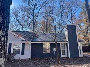 Building Photo - 260 Somerset Dr