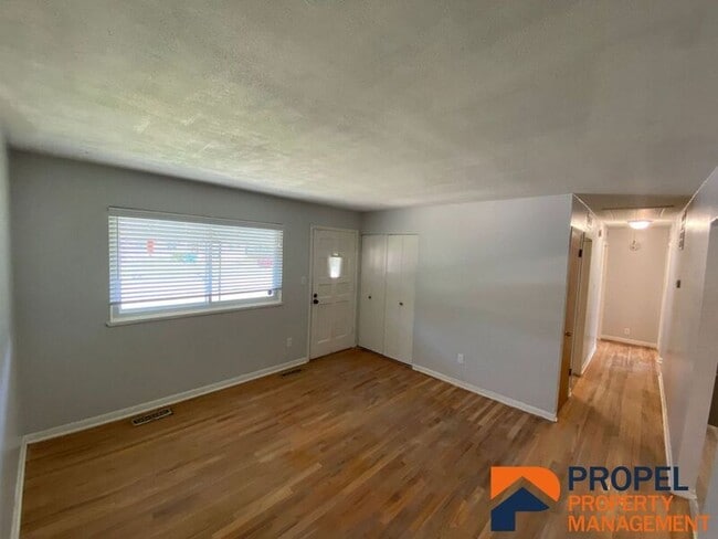 Building Photo - 2660 Peachcrest St