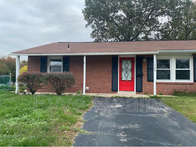 Primary Photo - 1300 Tenbrook Rd