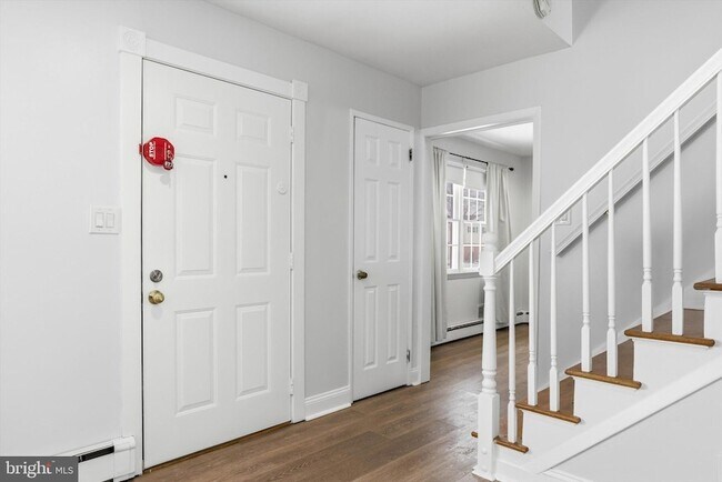 Building Photo - 29 Rolling Ln