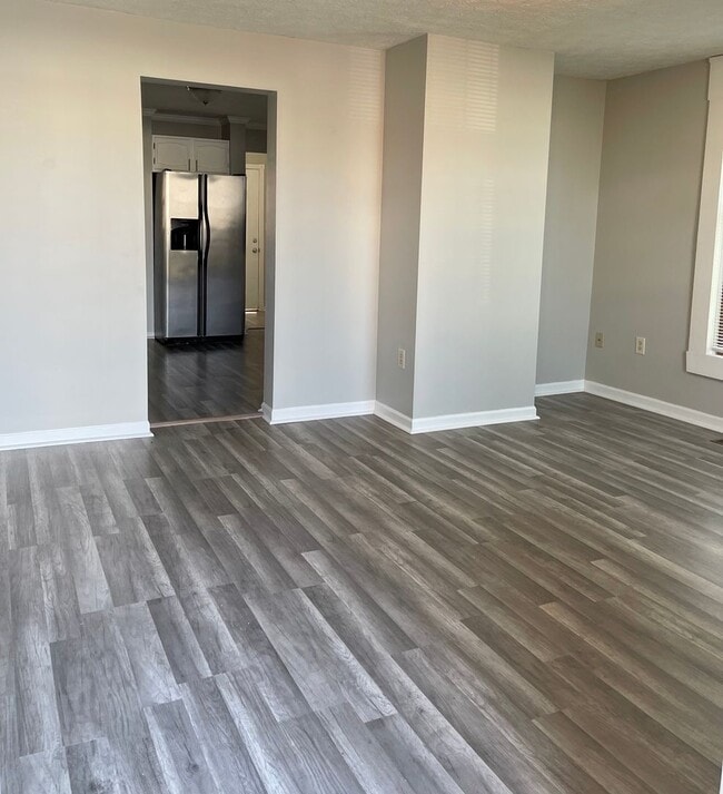 Building Photo - 3 Bed, 2 Bath Home – East Side Location Ne...