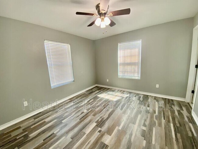 Building Photo - 736 Grice Dr
