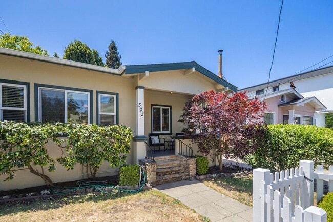 Building Photo - 303 Highland Ave