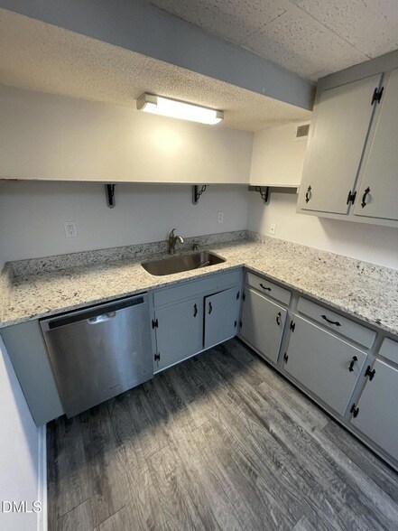 Foto del edificio - 901 Marilyn Dr