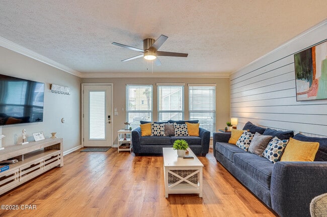 Foto del edificio - 17670 Front Beach Rd