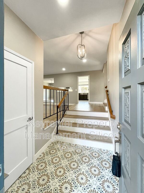 Building Photo - 1806 Blackmore Ct