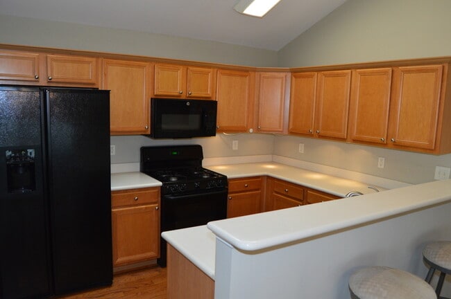 Building Photo - 2145 Highland Gate Dr