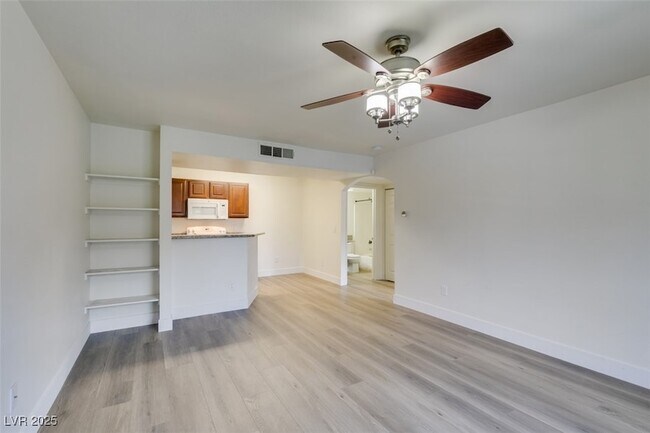 Foto del edificio - 5166 S Jones Blvd