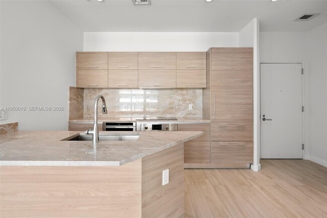 Foto del edificio - 1300 S Miami Ave