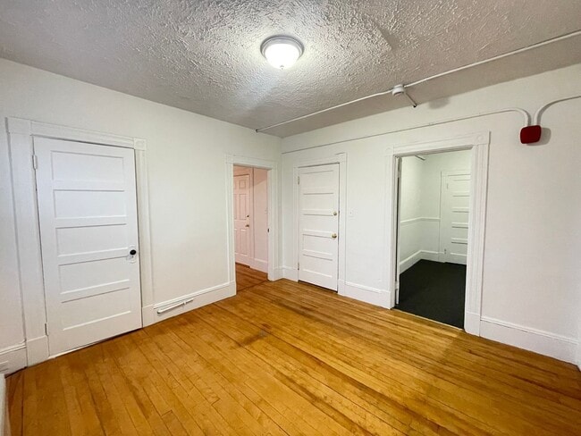 Building Photo - 457 Beech St