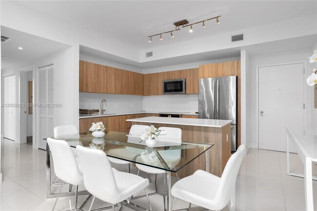 Foto del edificio - 2960 NE 207th St