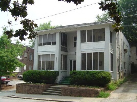 Foto del edificio - 691 NE Durant Pl