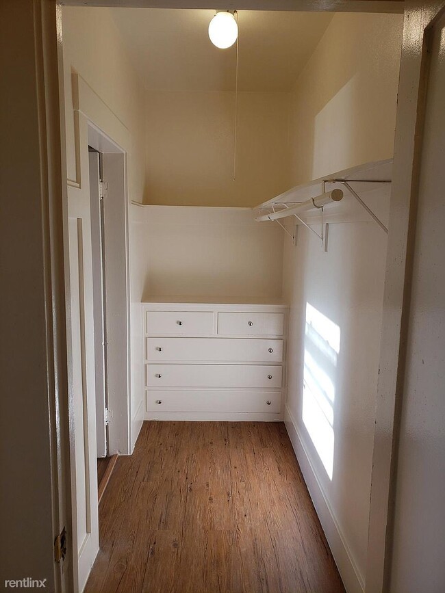 Building Photo - Studio, 1 bath Apartment - Gernard 304
