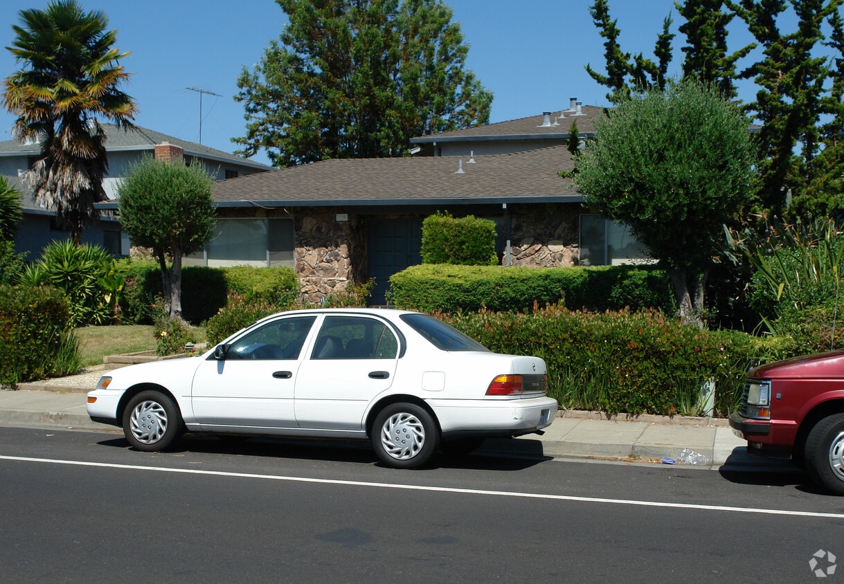 Building Photo - 730 Harvard Ave