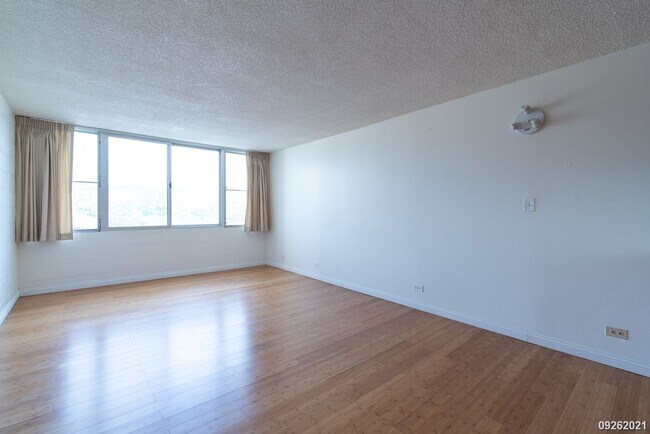 Foto del edificio - Salt Lake 1 BR/1BA Condo with 1 ASSIGNED P...