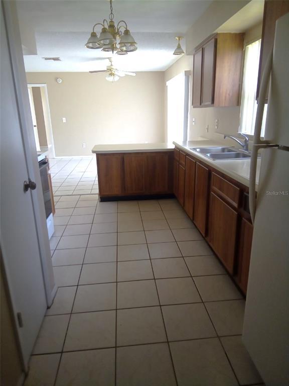 Foto del edificio - 802 Fruitwood Dr