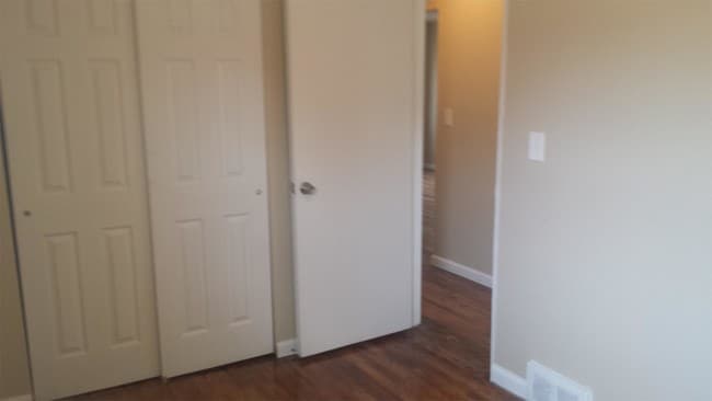 Building Photo - 12641 Outer Dr W