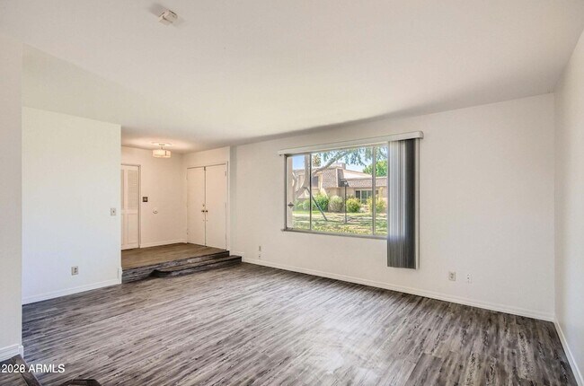 Foto del edificio - 4865 N Granite Reef Rd