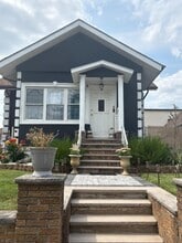 Building Photo - 707 Bonnett St