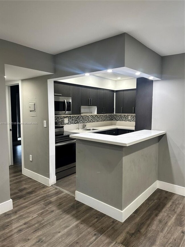 Foto del edificio - 9449 SW 76th St