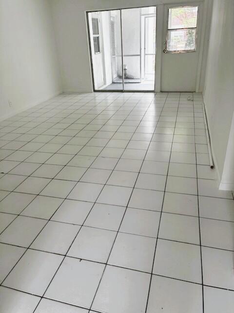 Building Photo - 4341 Riverside Dr