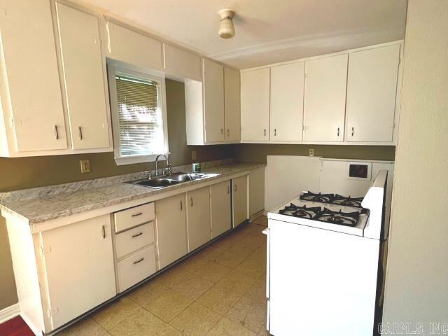 Foto del edificio - 1015 W 41st St