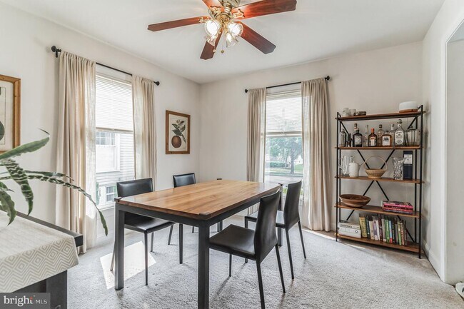 Foto del edificio - 423 Lakeview Ave