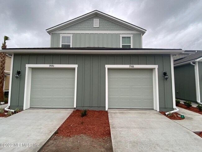 Building Photo - 9588 Star Dr