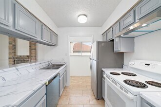 Building Photo - 1308 Brenda Ln